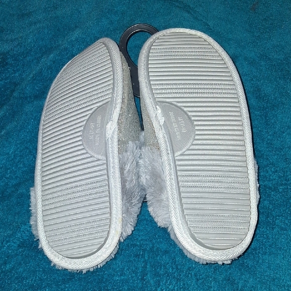 Cozy Gray Fuzzy Slippers - Picture 2 of 3